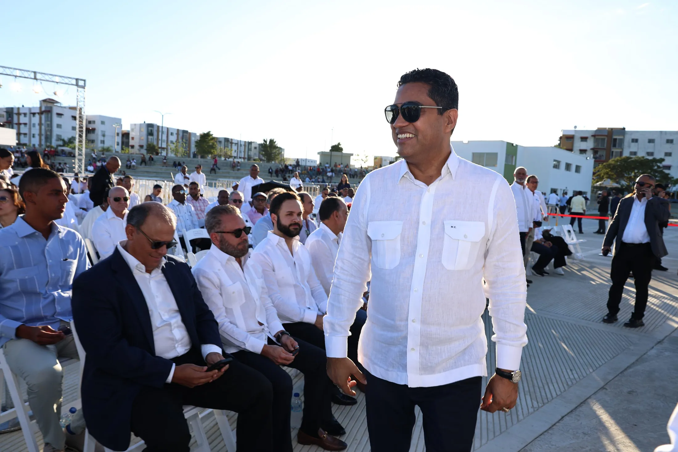 Kelvin Cruz durante un acto comunitario al aire libre